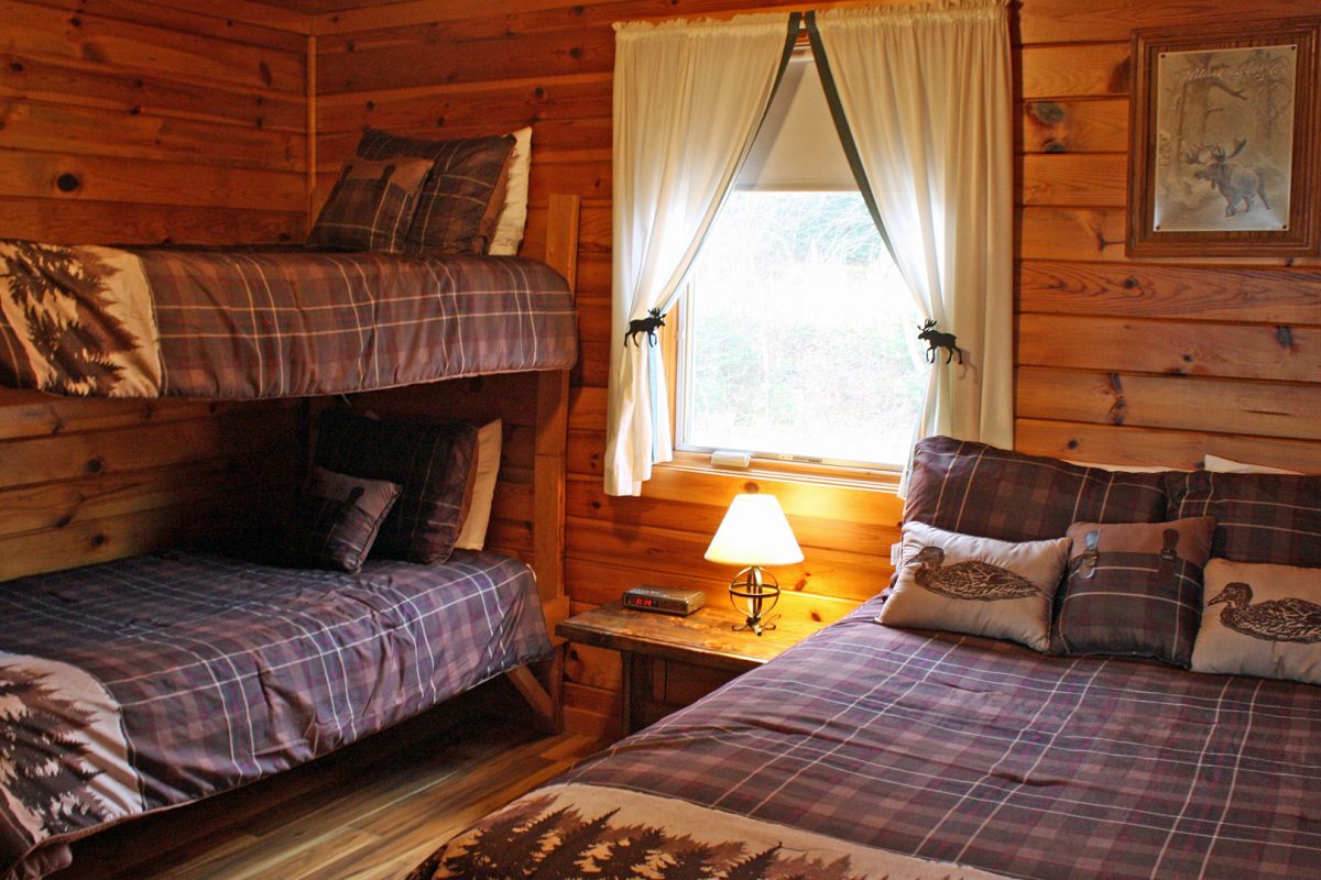 Bunk House Lopstick, Hunting Cabin Bunk Beds